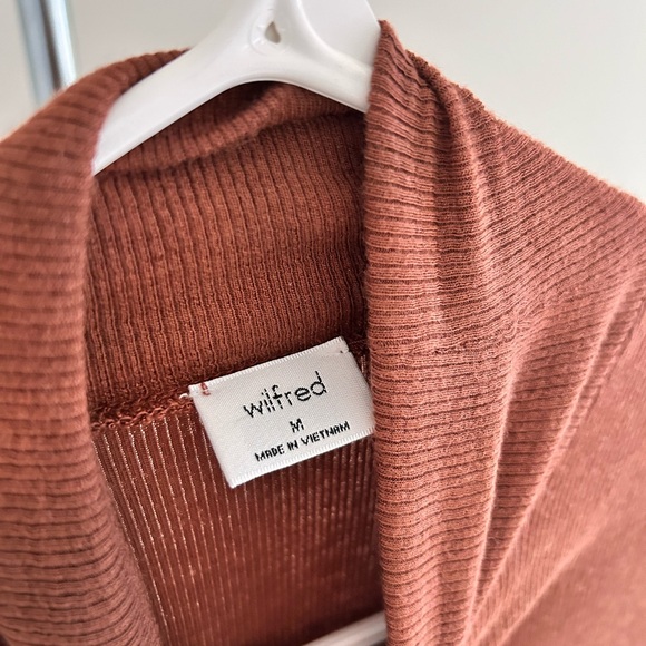 Aritzia Wilfred Burnt Orange Turtleneck Top - Size Medium - Picture 5 of 6